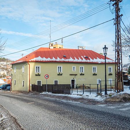 Banská ŠtiavnicaFrauenbergアパートメント エクステリア 写真