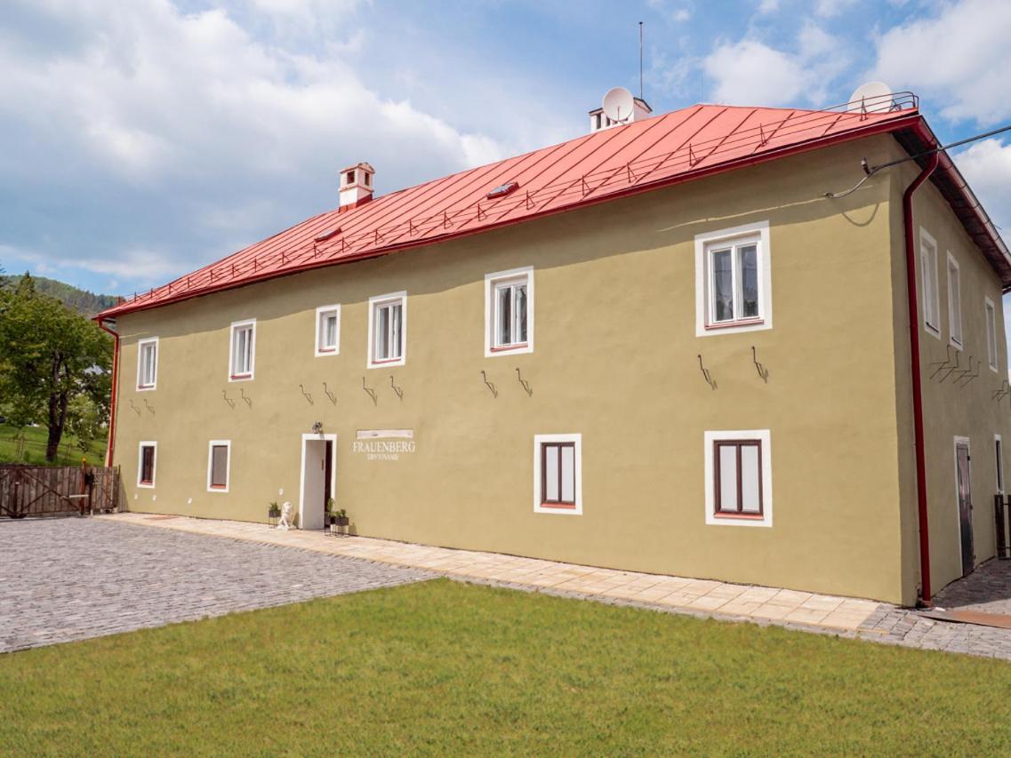 Banská ŠtiavnicaFrauenbergアパートメント エクステリア 写真