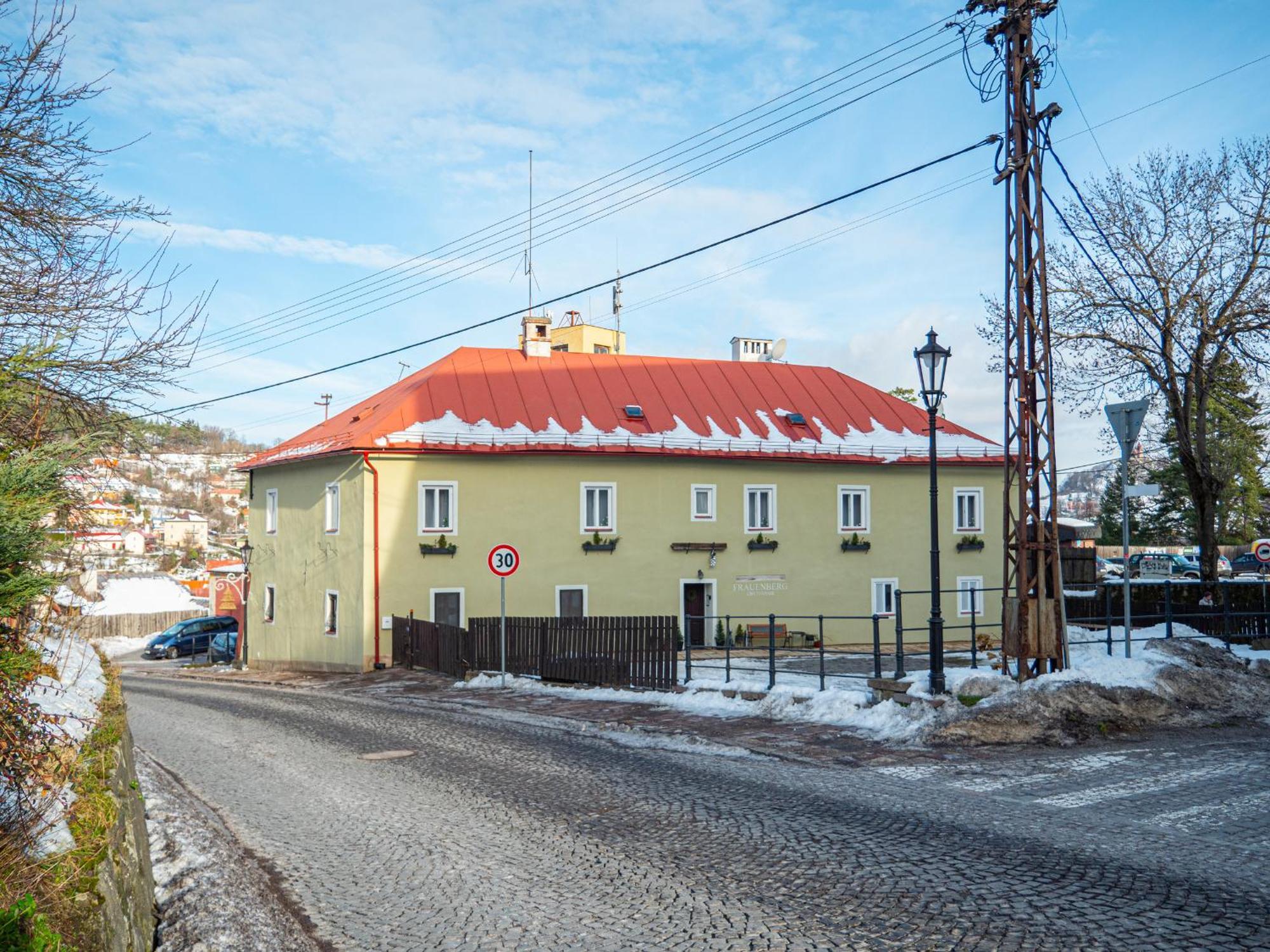Banská ŠtiavnicaFrauenbergアパートメント エクステリア 写真